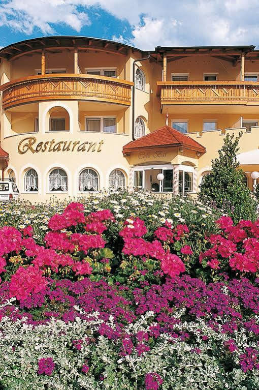 Hotel Maria Theresia Silandro Exterior photo